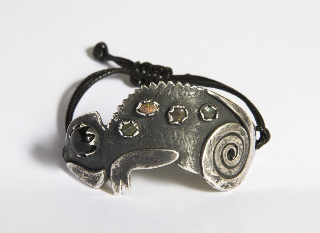 Амулет "Из Тени на Свет" | AMULET